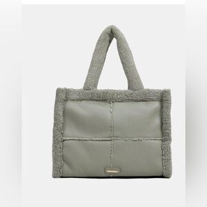 Like Dreams North Everyday Vegan Sherpa Tote. Sage/Green.